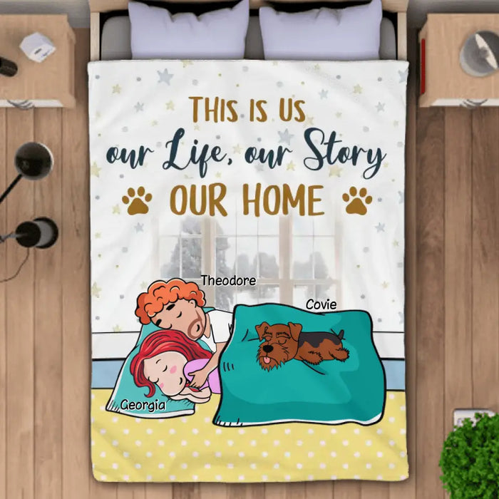 We Just Want To Stay In Bed And Cuddle With Our Dogs - Personalized Blanket - Dog Lovers B - TT3558